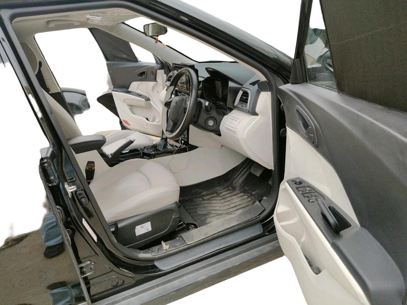 2026 Mahindra XUV 3XO MX2 Pro 1.2 L TCMPFI AT, Petrol, Automatic, 6,982 km, interior