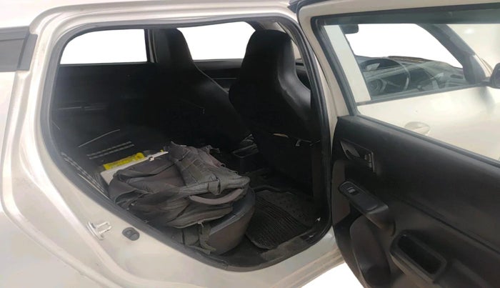 2018 Maruti Swift LXI, CNG, Manual, 49,233 km, interior