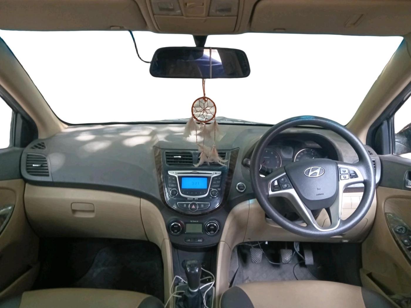 2011 Hyundai Verna FLUIDIC 1.6 VTVT EX, Petrol, Manual, 1,09,026 km, interior