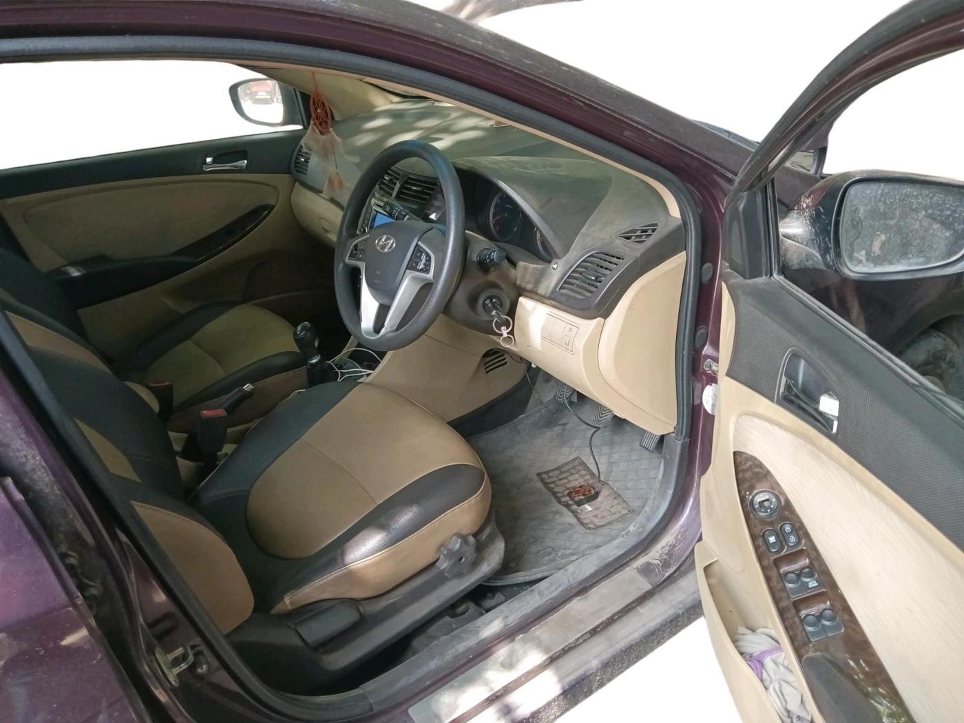 2011 Hyundai Verna FLUIDIC 1.6 VTVT EX, Petrol, Manual, 1,09,026 km, interior