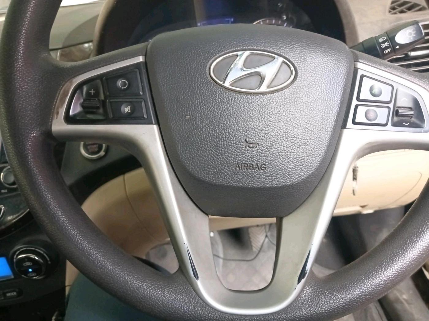 2011 Hyundai Verna FLUIDIC 1.6 VTVT EX, Petrol, Manual, 1,09,026 km, interior