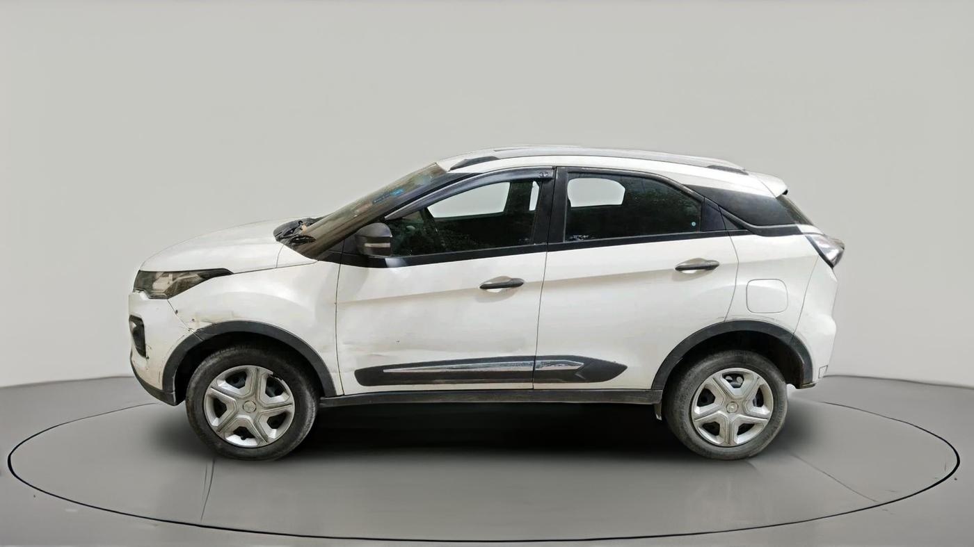 2022 Tata NEXON XM PLUS SUNROOF DIESEL, Diesel, Manual, 1,06,558 km, exterior
