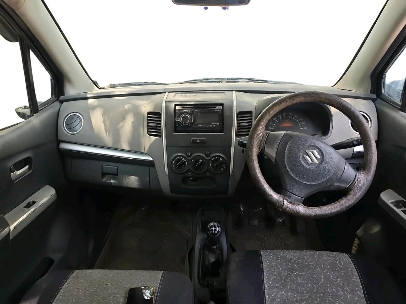 2011 Maruti Wagon R 1.0 LXI, Petrol, Manual, 1,53,813 km, interior