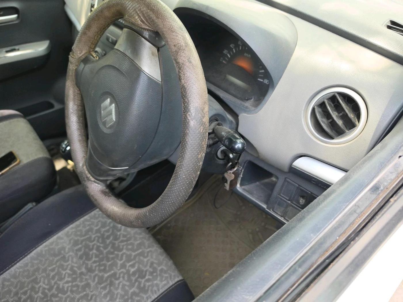 2011 Maruti Wagon R 1.0 LXI, Petrol, Manual, 1,53,813 km, interior