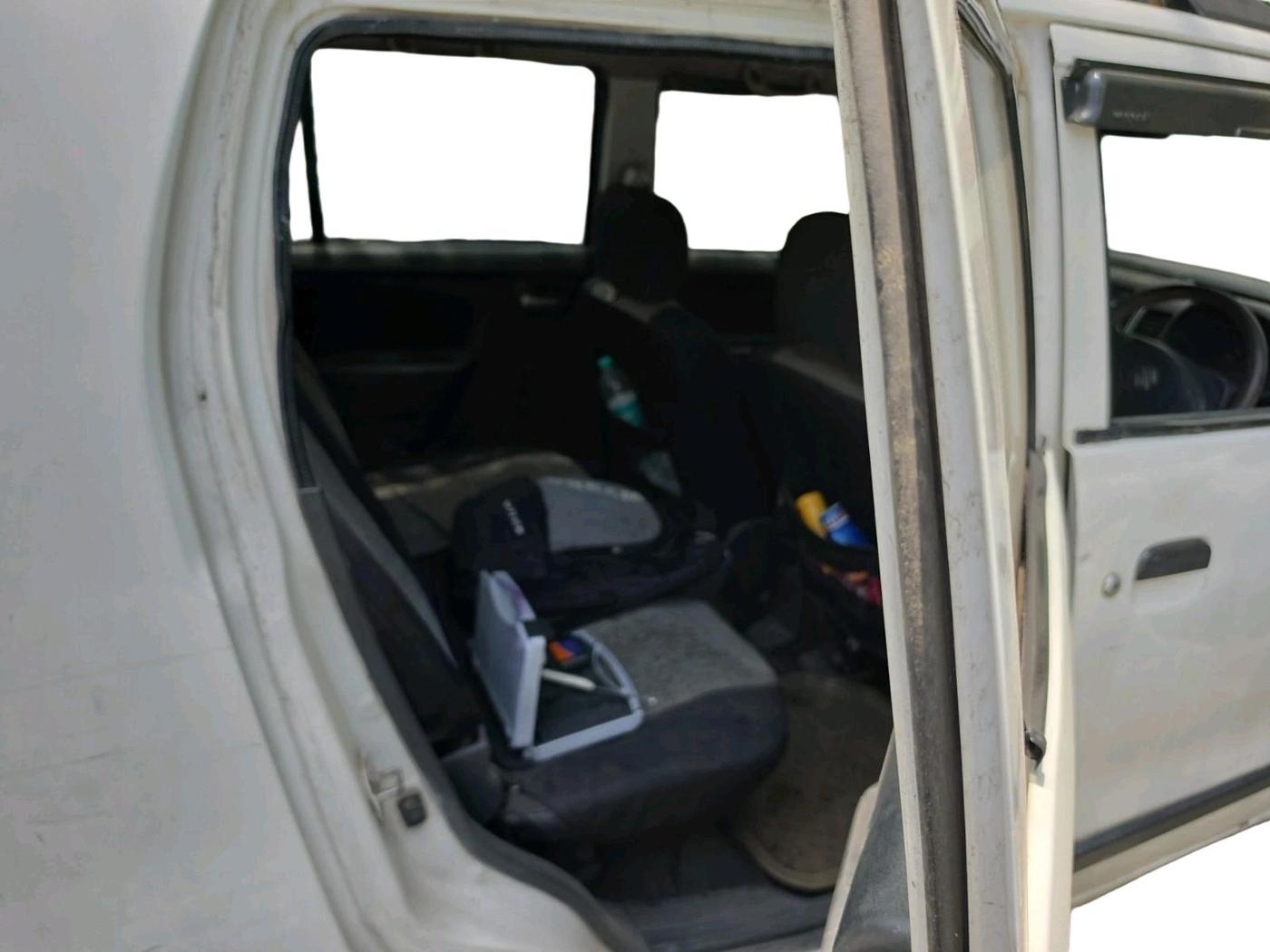 2011 Maruti Wagon R 1.0 LXI, Petrol, Manual, 1,53,813 km, interior