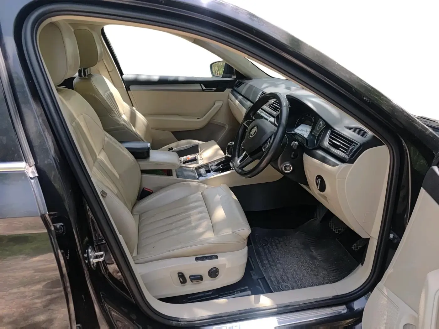 2017 Skoda Superb STYLE 1.8 TSI AT, Petrol, Automatic, 54,905 km, interior