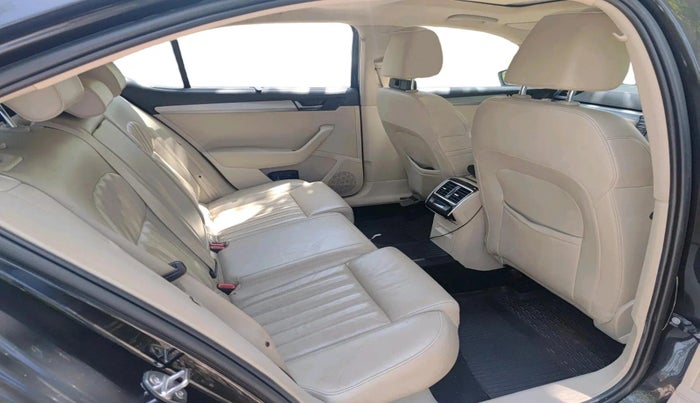 2017 Skoda Superb STYLE 1.8 TSI AT, Petrol, Automatic, 54,905 km, interior