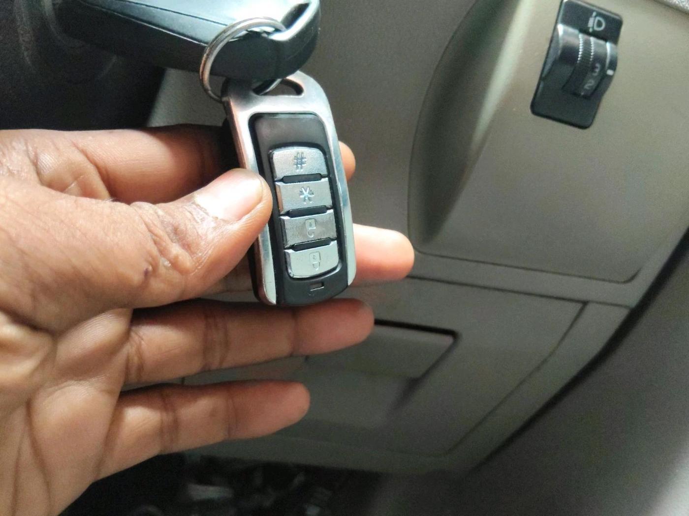 2016 Mahindra Kuv100 K2 PLUS D 6 STR, Diesel, Manual, 1,01,206 km, interior
