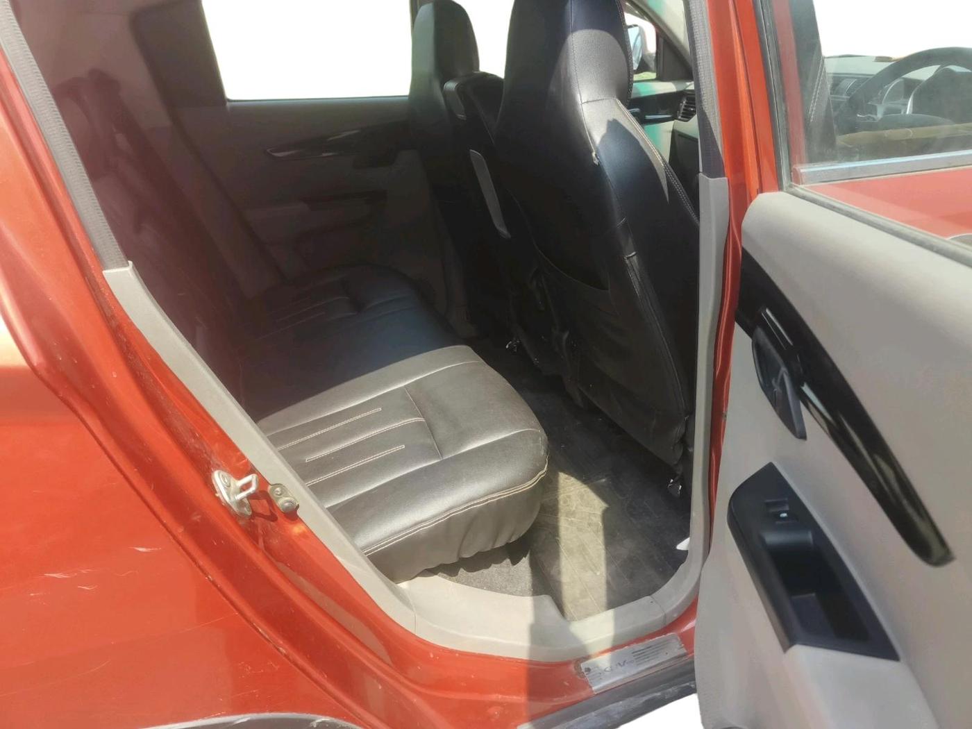 2016 Mahindra Kuv100 K6 PLUS 6 STR, Petrol, Manual, 51,048 km, interior