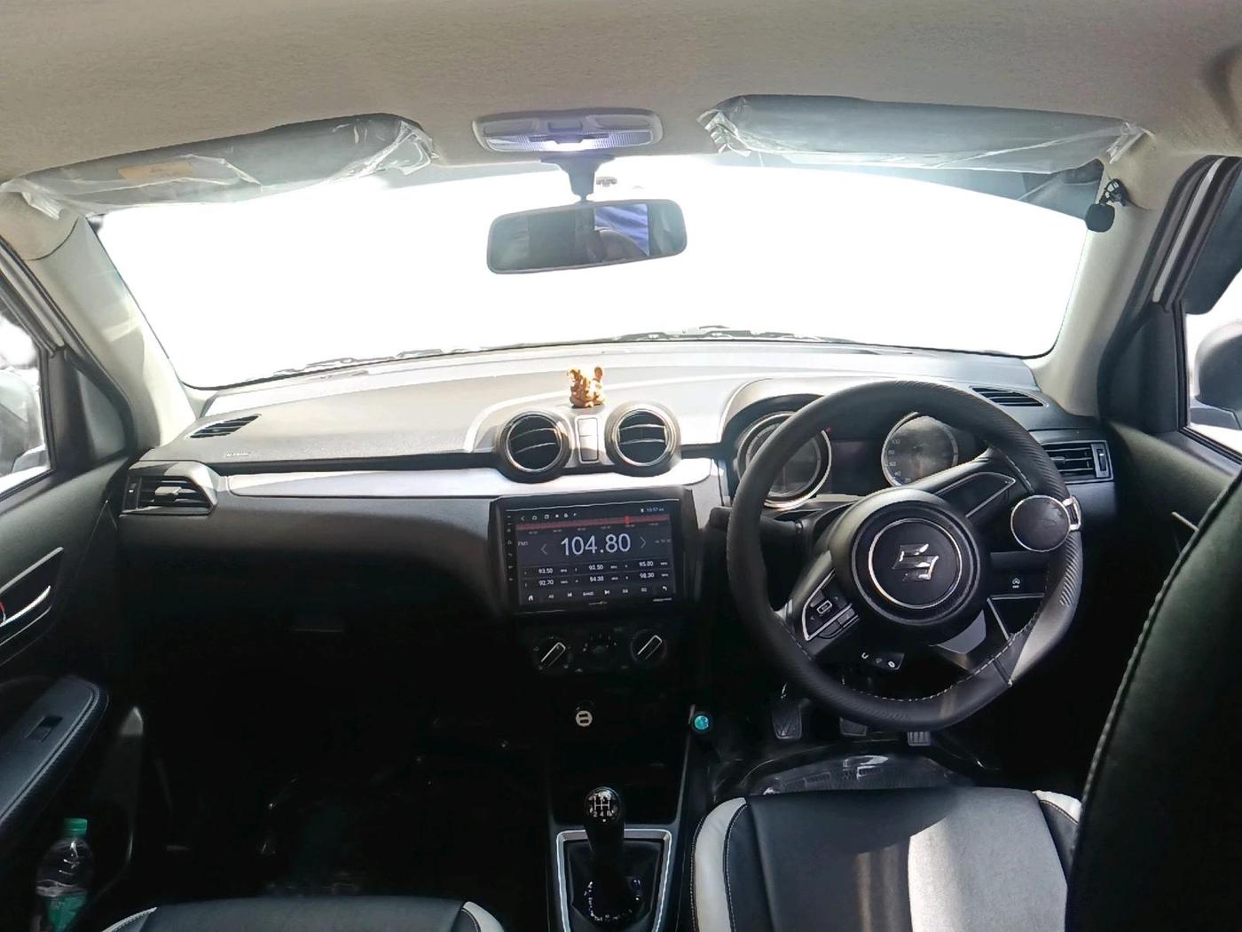 2022 Maruti Swift VXI, Petrol, Manual, 18,472 km, interior