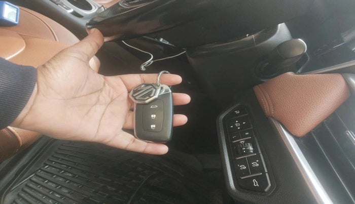 2021 MG HECTOR PLUS SHARP 1.5 PETROL TURBO CVT 6-STR, Petrol, Automatic, 66,752 km, interior