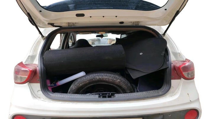 2018 Hyundai Grand i10 SPORTZ (O) AT 1.2 KAPPA VTVT, Petrol, Automatic, 79,595 km, exterior