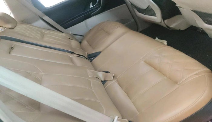 2016 Mahindra XUV500 W10 1.99, Diesel, Manual, 64,146 km, interior