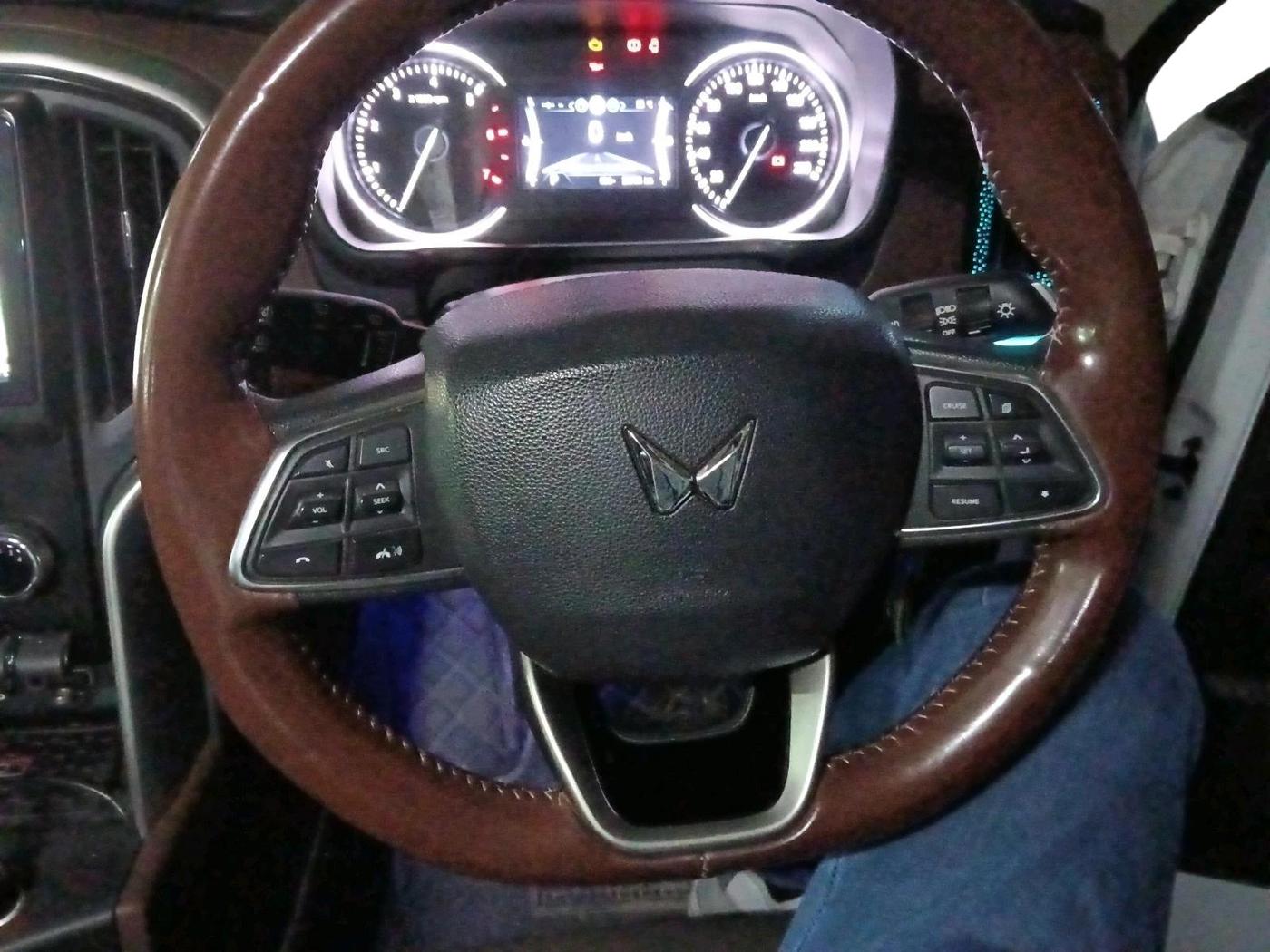 2022 Mahindra SCORPIO-N Z4 PETROL AT 7 STR, Petrol, Automatic, 19,756 km, interior