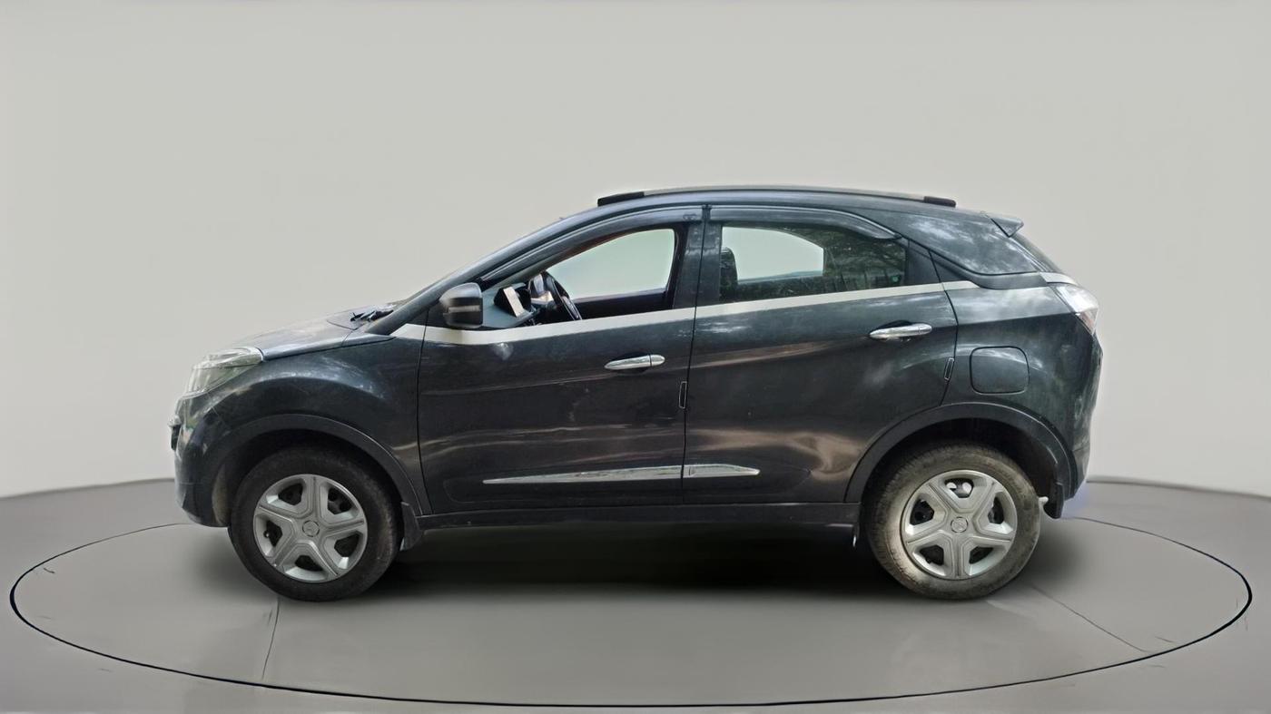 2018 Tata NEXON XM PETROL, Petrol, Manual, 30,779 km, exterior