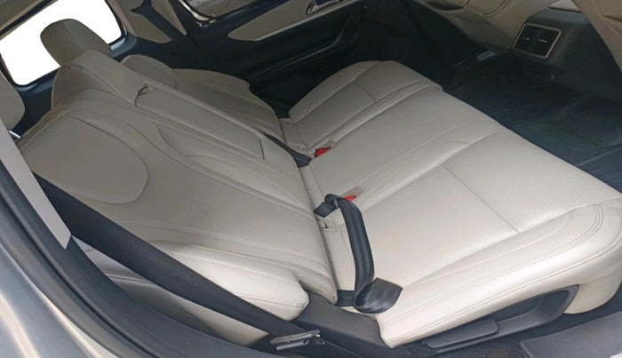 2021 Mahindra XUV700 AX 7 P AT 7 STR, Petrol, Automatic, 46,292 km, interior