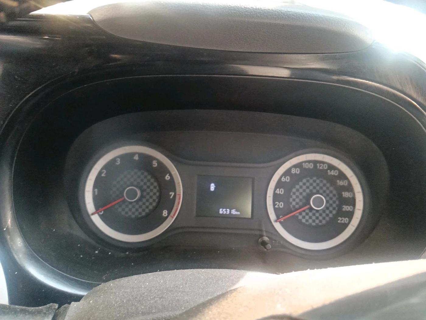 2022 Hyundai GRAND I10 NIOS SPORTZ 1.2 KAPPA VTVT CNG, CNG, Manual, 68,000 km, interior
