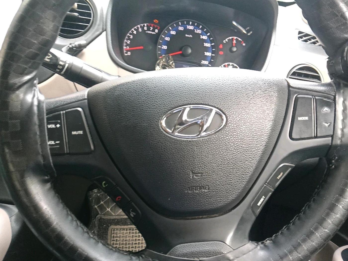 2018 Hyundai Xcent SX 1.2, CNG, Manual, 1,21,486 km, interior