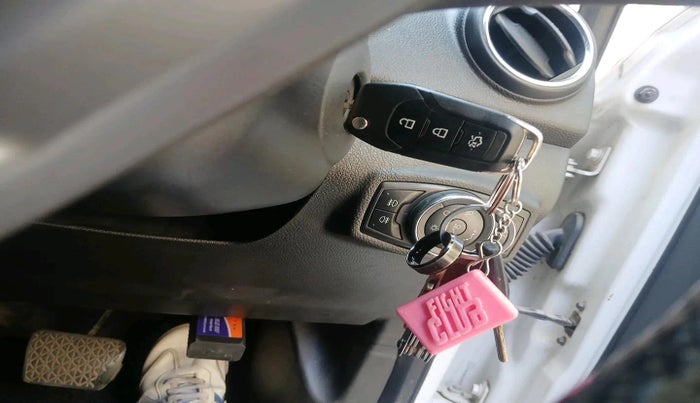 2015 Ford New Figo TITANIUM 1.5 PETROL AT, CNG, Automatic, 68,000 km, interior