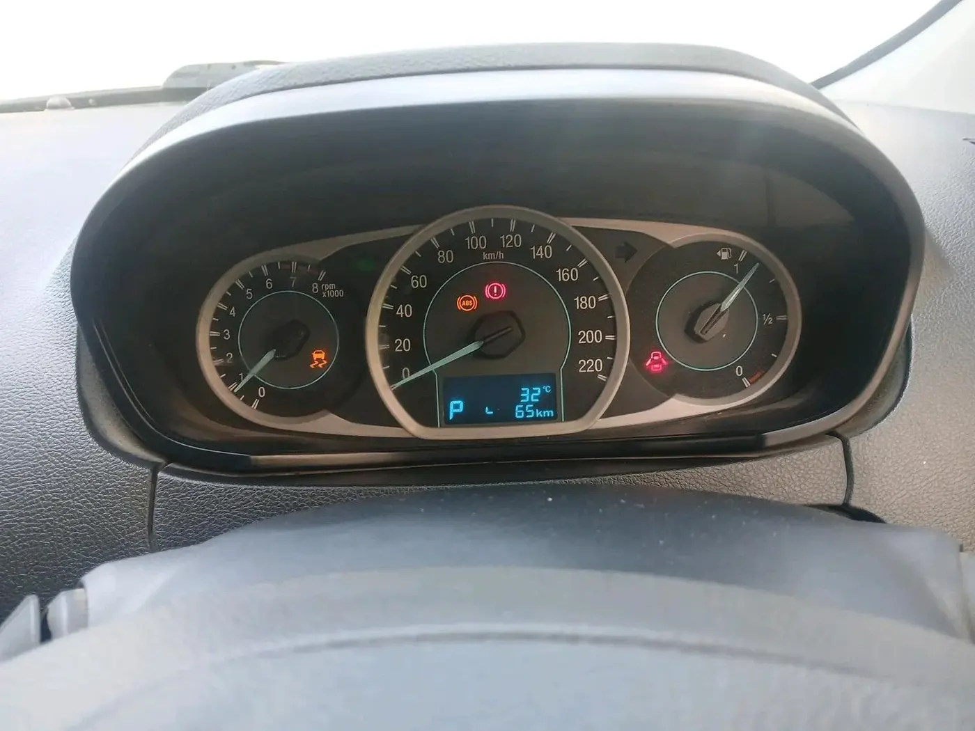 2015 Ford New Figo TITANIUM 1.5 PETROL AT, CNG, Automatic, 68,000 km, interior