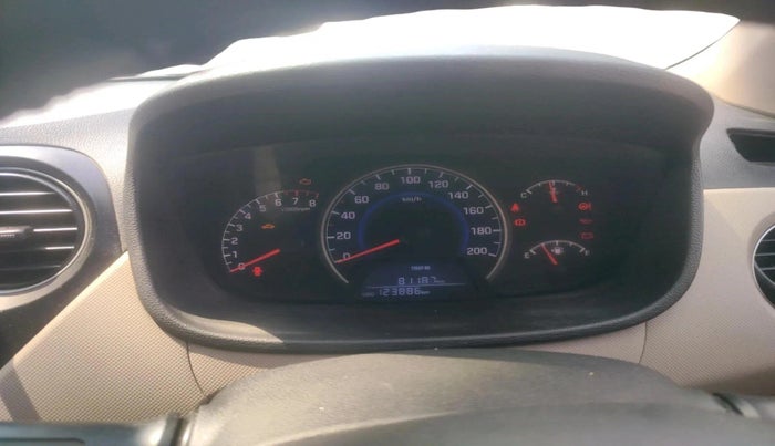 2018 Hyundai Grand i10 MAGNA 1.2 KAPPA VTVT, Petrol, Manual, 1,23,886 km, interior