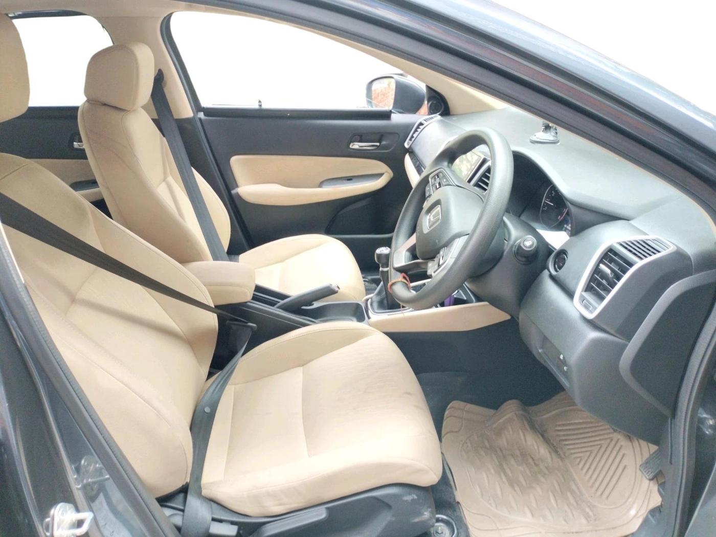 2025 Honda City 1.5L I-VTEC VX, Petrol, Manual, 12,567 km, interior