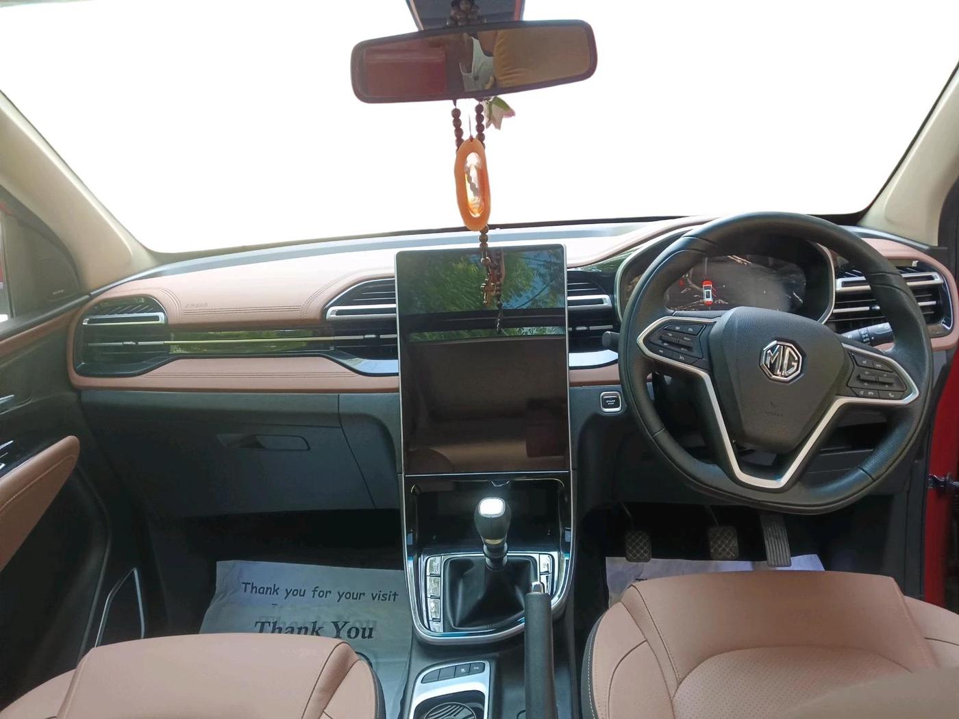 2024 MG HECTOR PLUS SHARP PRO 1.5 TURBO MT 6 STR, Petrol, Manual, 17,118 km, interior