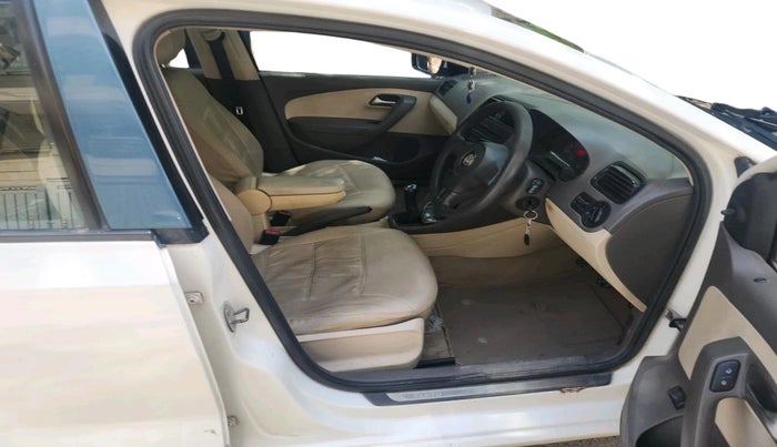 2011 Volkswagen Vento TRENDLINE 1.6, Petrol, Manual, 98,833 km, interior