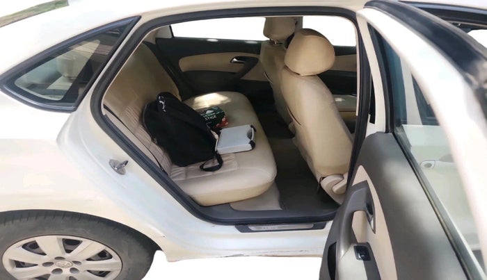 2011 Volkswagen Vento TRENDLINE 1.6, Petrol, Manual, 98,833 km, interior