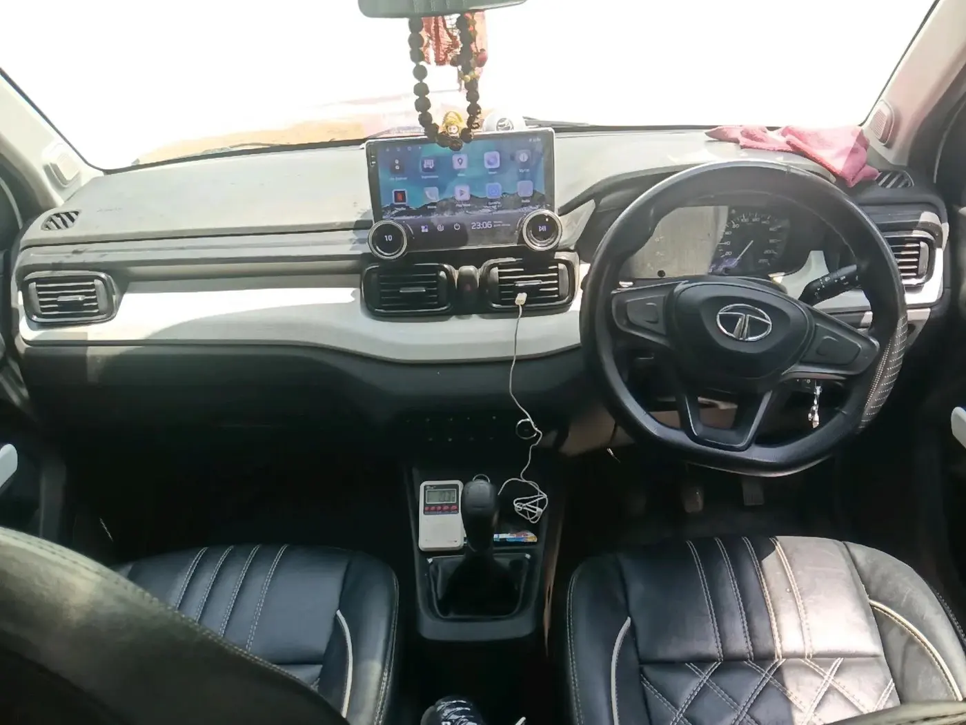 2023 Tata PUNCH PURE MT, CNG, Manual, 42,368 km, interior