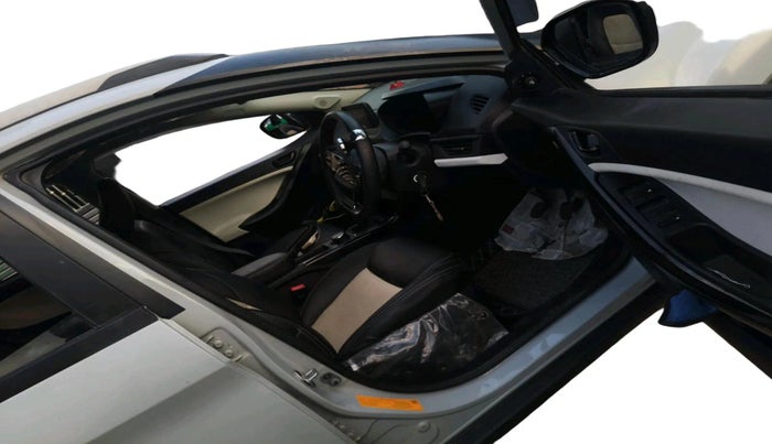 2023 Tata NEXON PURE SUNROOF 1.2 PETROL, Petrol, Manual, 5,402 km, interior