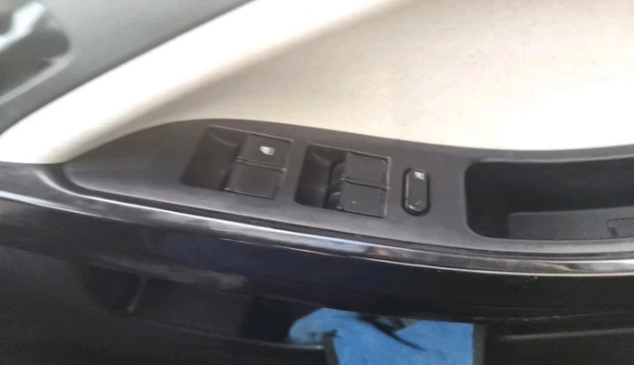 2023 Tata NEXON PURE SUNROOF 1.2 PETROL, Petrol, Manual, 5,402 km, interior