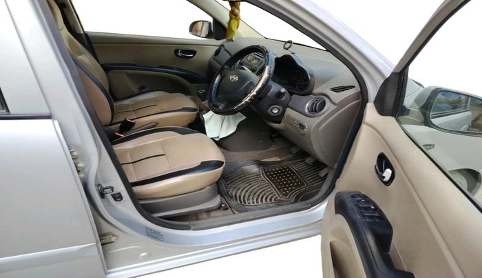 2011 Hyundai i10 SPORTZ 1.2, CNG, Manual, 61,756 km, interior