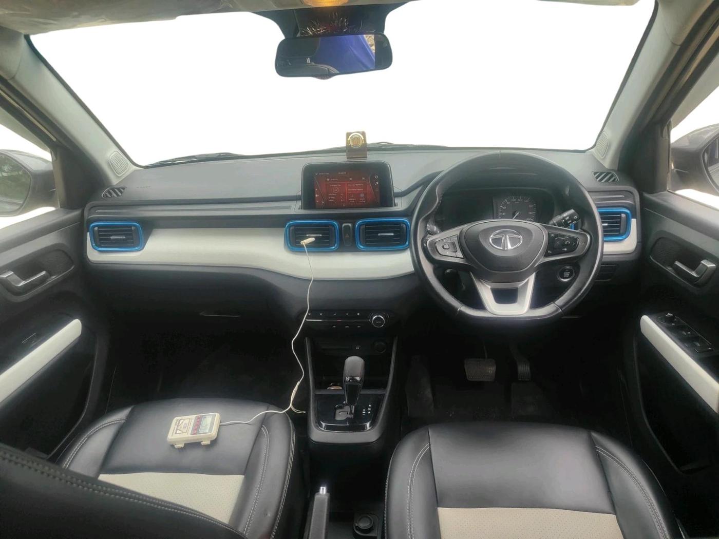 2023 Tata PUNCH CREATIVE  AMT, Petrol, Automatic, 33,323 km, interior