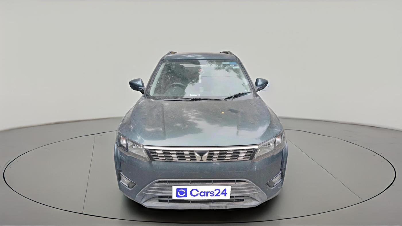 2023 Mahindra XUV300 W6 1.2 PETROL AMT, Petrol, Automatic, 16,189 km, exterior