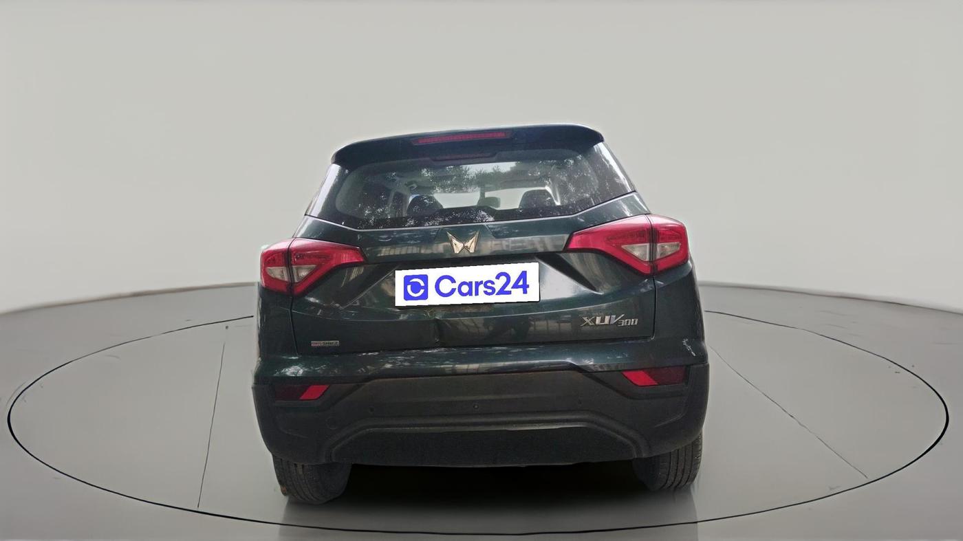 2023 Mahindra XUV300 W6 1.2 PETROL AMT, Petrol, Automatic, 16,189 km, exterior
