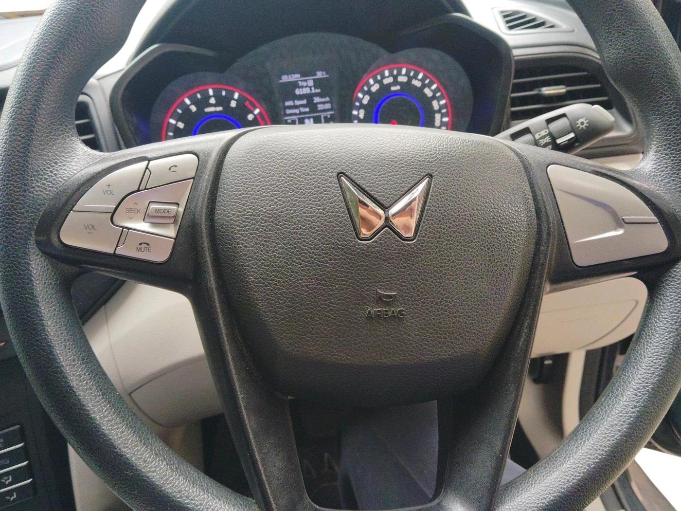 2023 Mahindra XUV300 W6 1.2 PETROL AMT, Petrol, Automatic, 16,189 km, interior