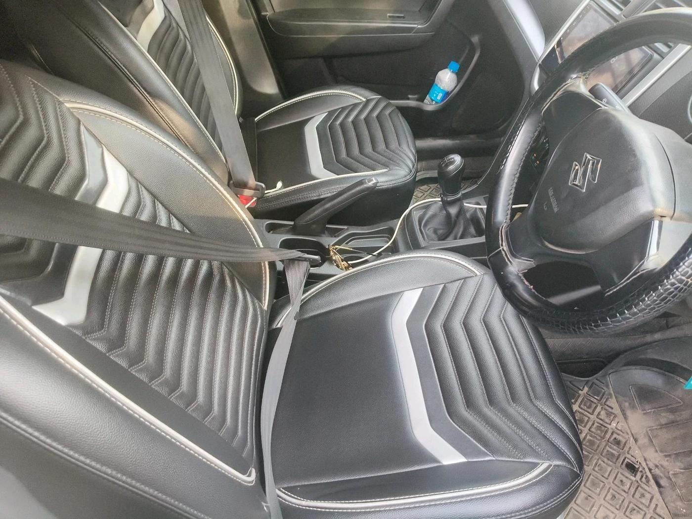 2022 Maruti BREZZA LXI, Petrol, Manual, 38,306 km, interior