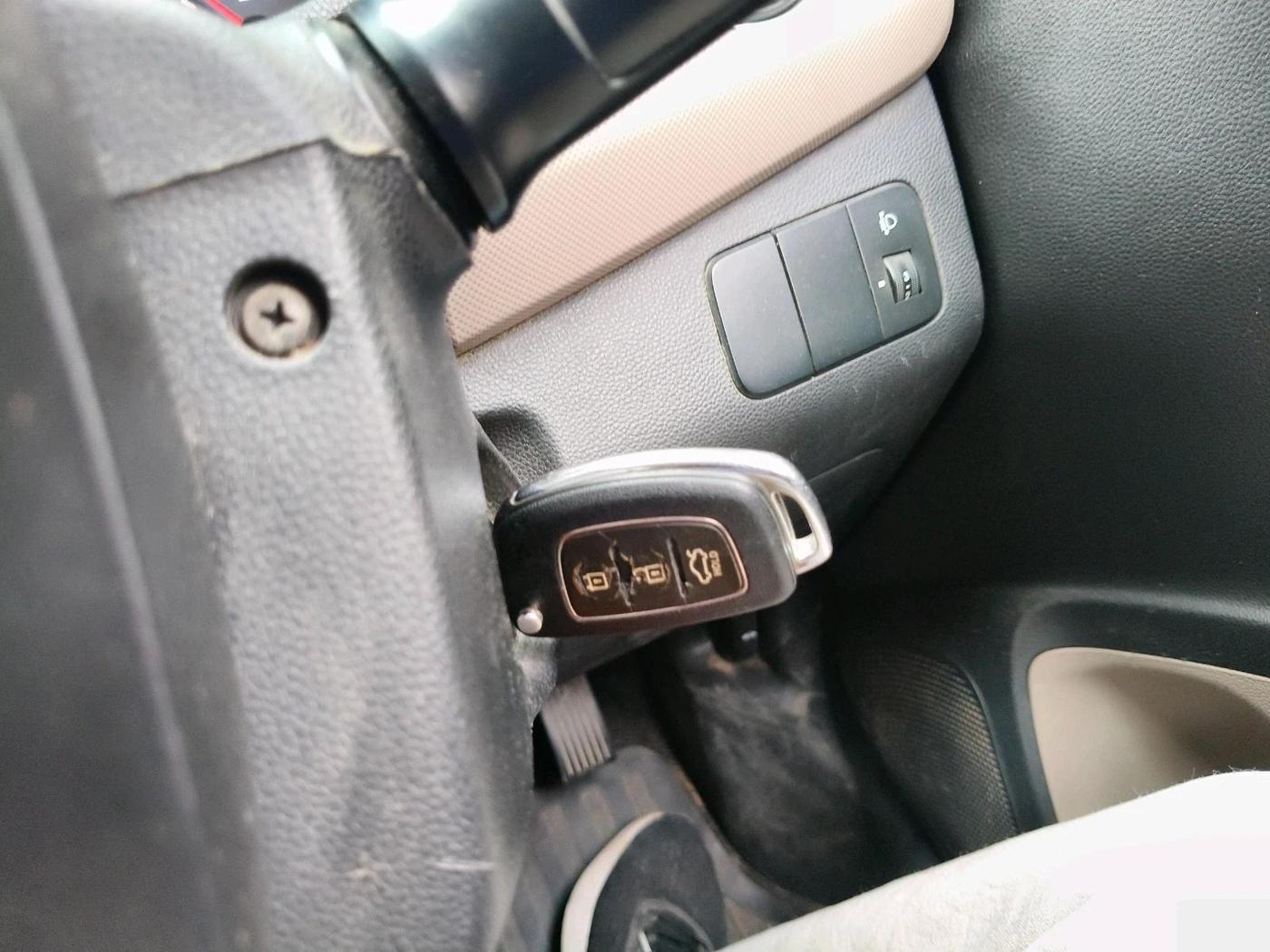 2015 Hyundai Xcent S 1.2, Petrol, Manual, 89,523 km, interior