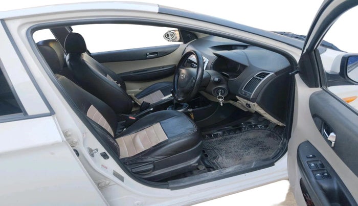 2012 Hyundai i20 MAGNA 1.2, CNG, Manual, 85,694 km, interior