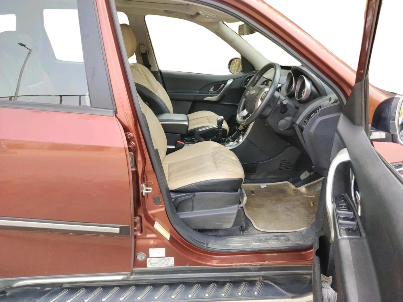 2018 Mahindra XUV500 W9, Diesel, Manual, 53,058 km, interior