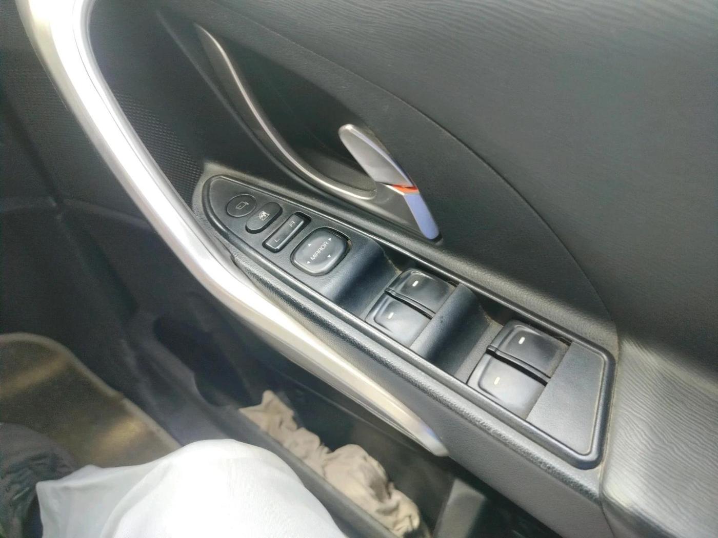 2018 Mahindra XUV500 W9, Diesel, Manual, 53,058 km, interior