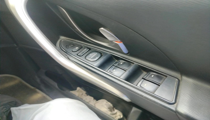 2018 Mahindra XUV500 W9, Diesel, Manual, 53,058 km, interior