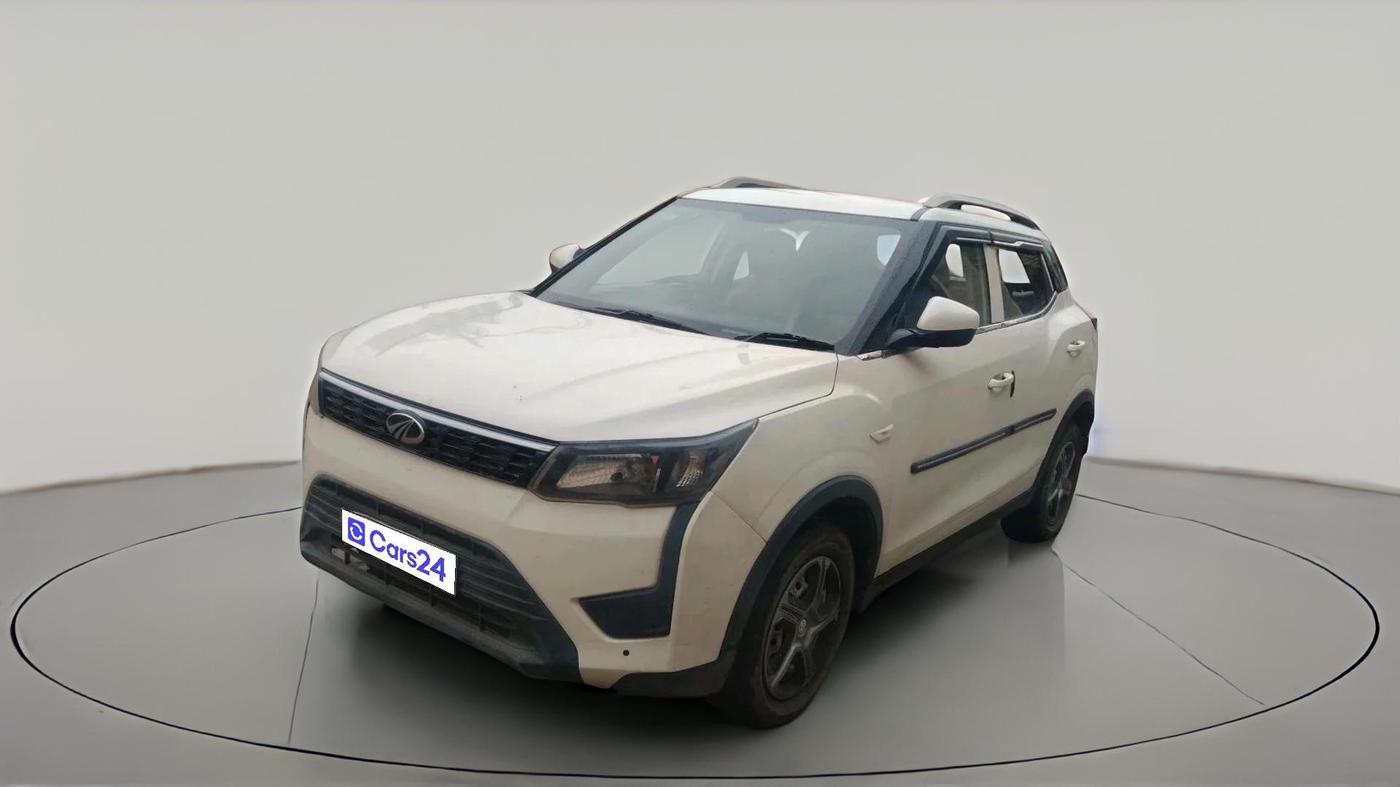 2019 Mahindra XUV300 W4 1.5 DIESEL, Diesel, Manual, 1,06,109 km, exterior