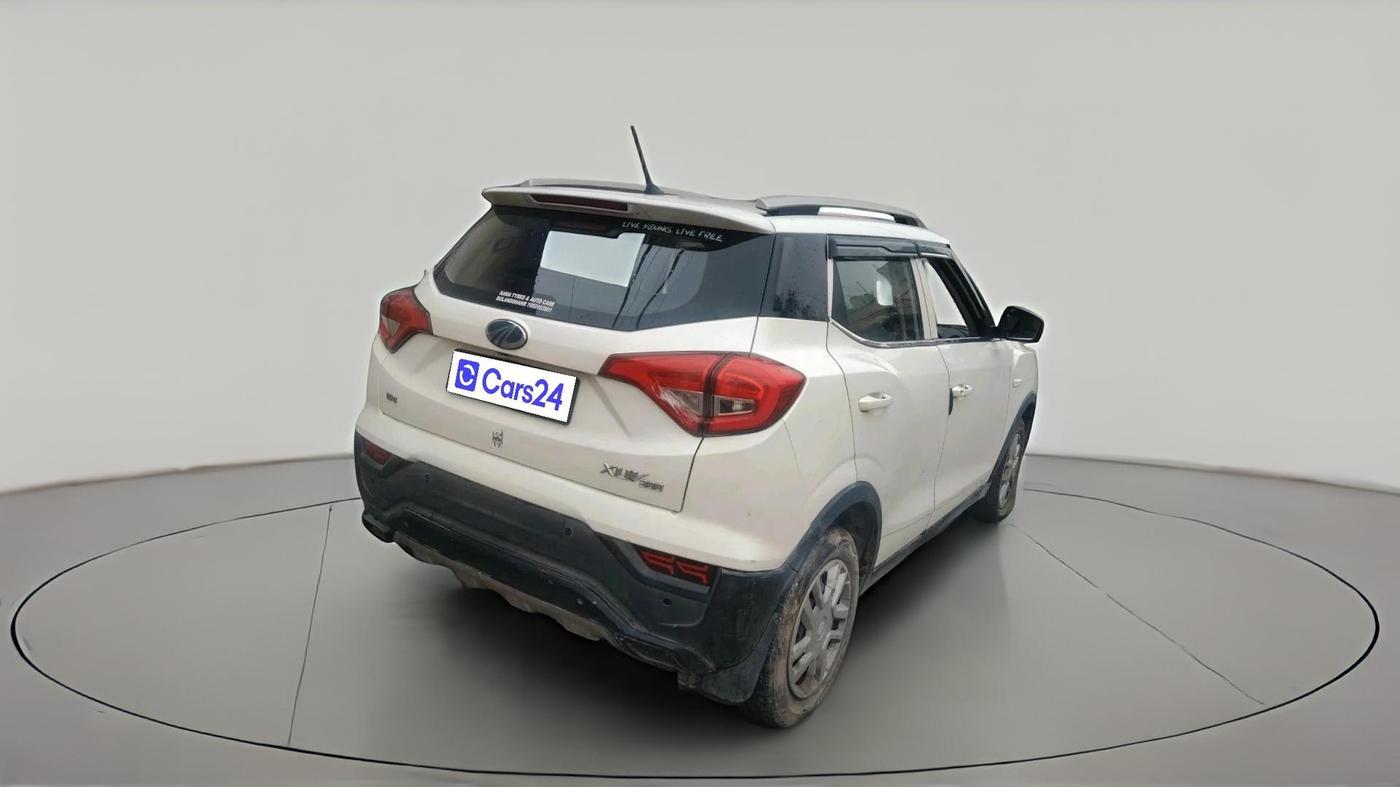 2019 Mahindra XUV300 W4 1.5 DIESEL, Diesel, Manual, 1,06,109 km, exterior