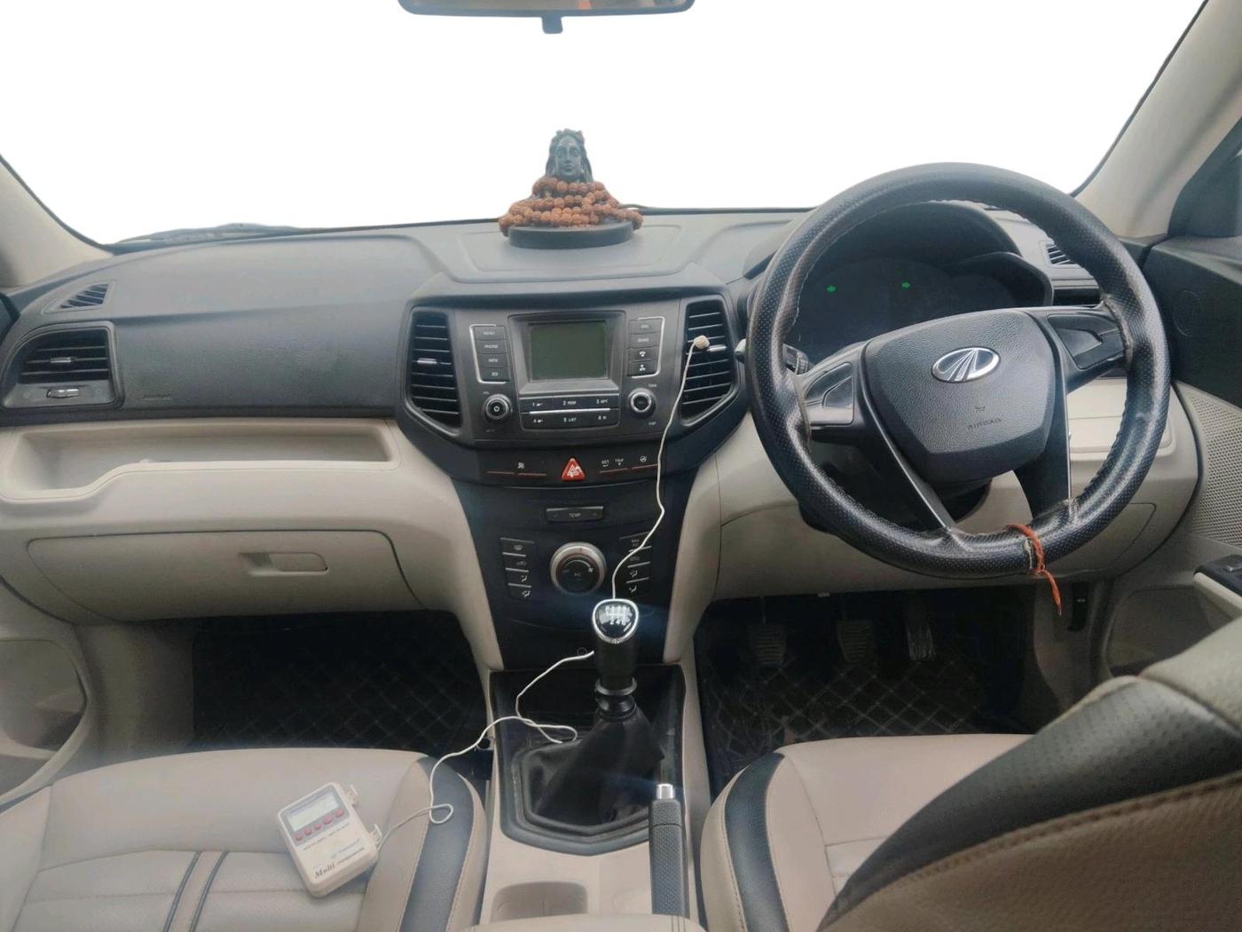 2019 Mahindra XUV300 W4 1.5 DIESEL, Diesel, Manual, 1,06,109 km, interior