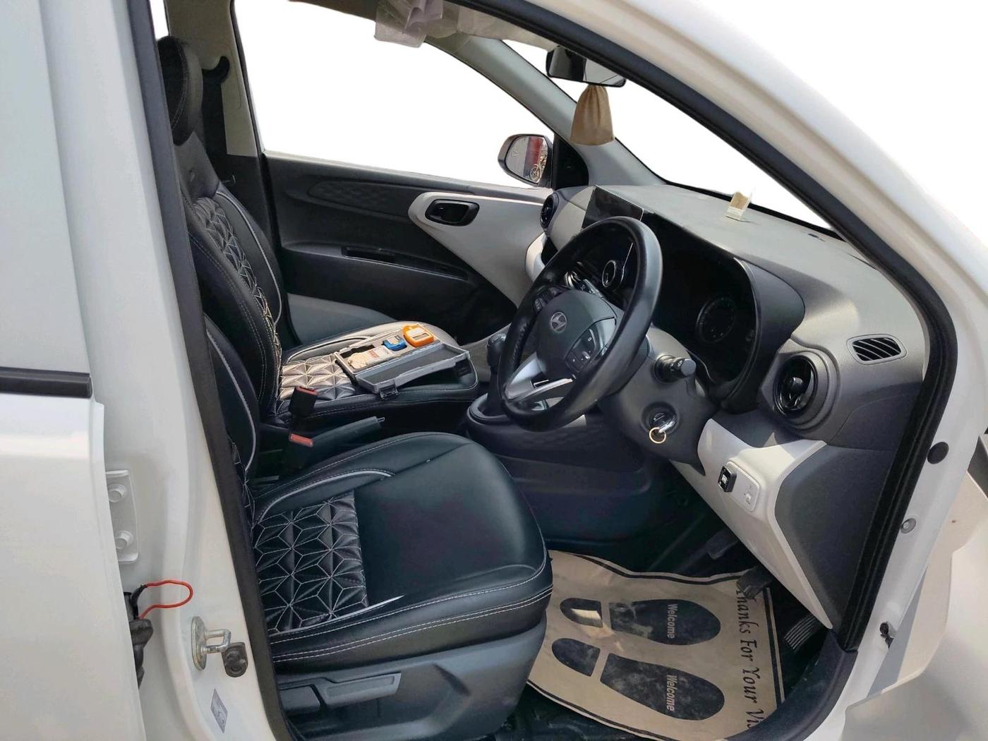 2024 Hyundai GRAND I10 NIOS ERA 1.2 KAPPA VTVT, CNG, Manual, 29,574 km, interior