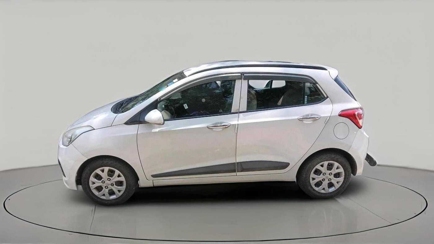 2013 Hyundai Grand i10 SPORTZ AT 1.2 KAPPA VTVT, Petrol, Automatic, 38,341 km, exterior