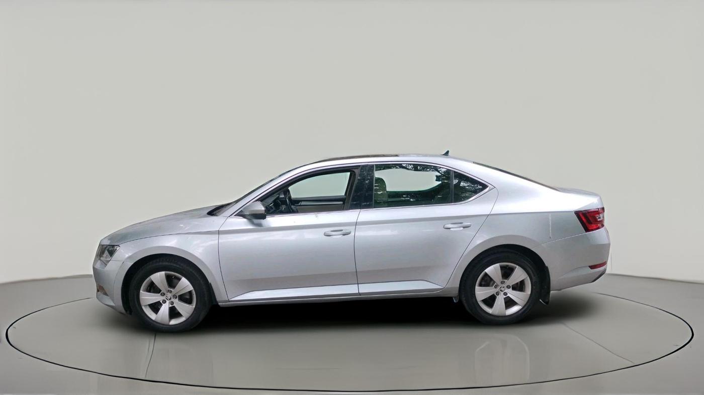 2016 Skoda Superb STYLE 1.8 TSI AT, Petrol, Automatic, 30,339 km, exterior