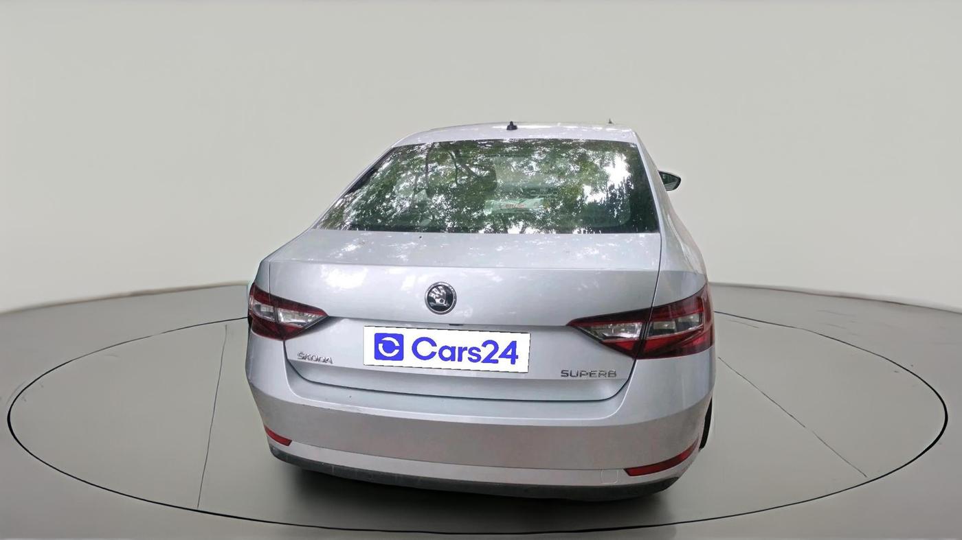 2016 Skoda Superb STYLE 1.8 TSI AT, Petrol, Automatic, 30,339 km, exterior